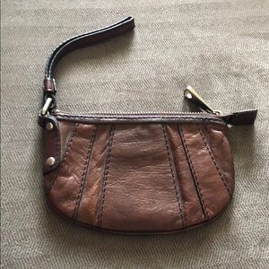 COPY - Fossil clutch